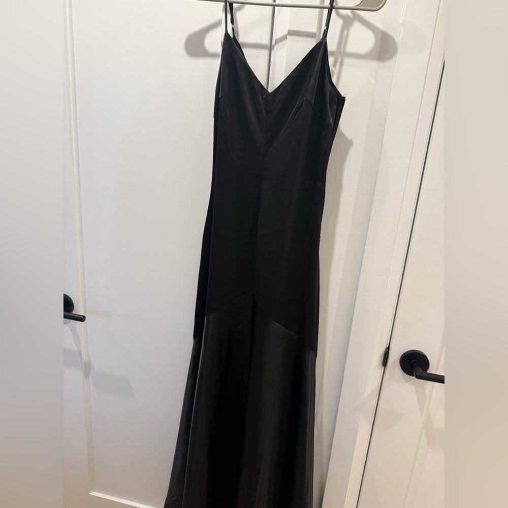 Elegant Black Sleeveless Dress
